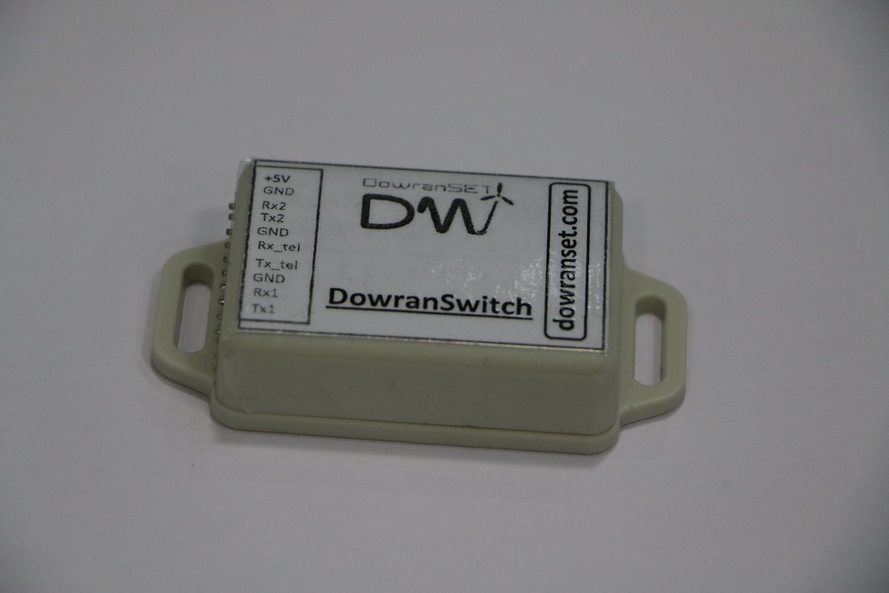 Serial protocol switcher device